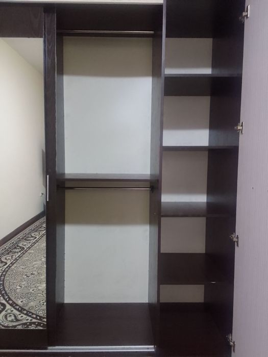 Yotoqxona shkafi sotiladi