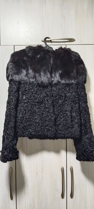 Полушубок каракуль.