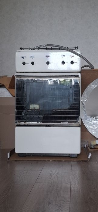 Продам газовую плиту