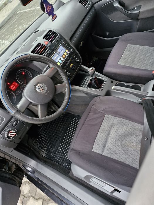 Proprietar vând golf 5 .Motor 1,9 TDI