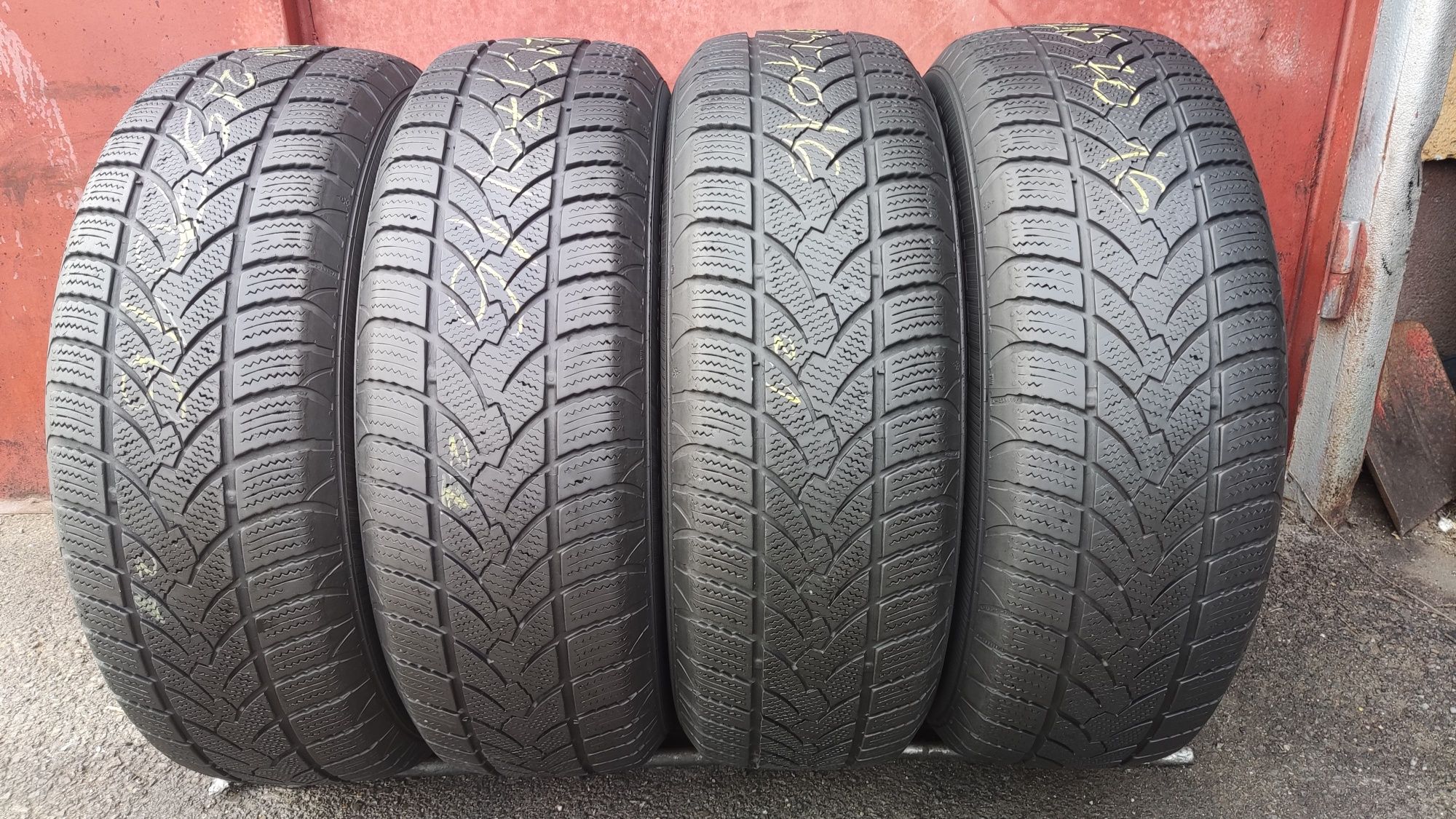 4бр. зимни гуми 215/70/16 Platin Winter, SUV
dot21
6.8mm
Добро състоян