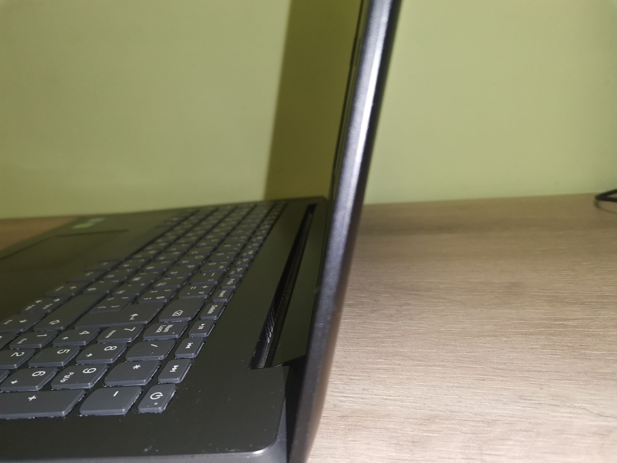 Лаптоп Lenovo ideapad 330