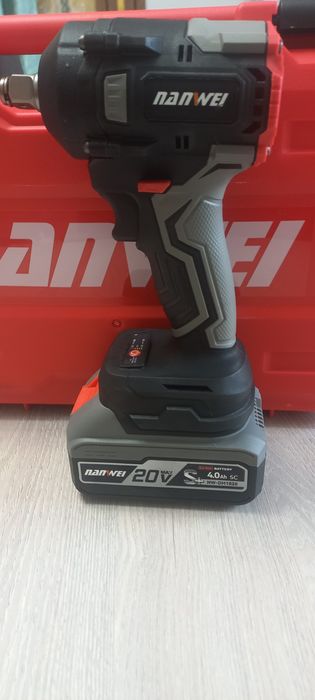 Гайкаверт на аккумуляторе
