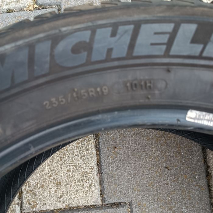 235 55 19 Michelin Latitude Alpin