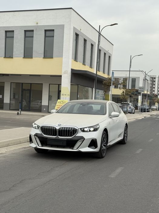 BMW i5 35L (eDrive 35L) bez prabeg chegirma narxlarda
