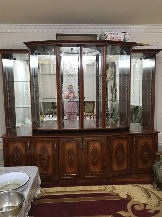 Стенка сотилади 200$