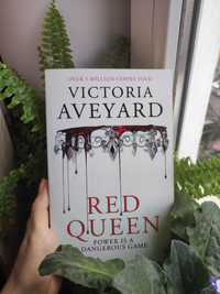 Romanul "Red Queen" de Victoria Aveyard