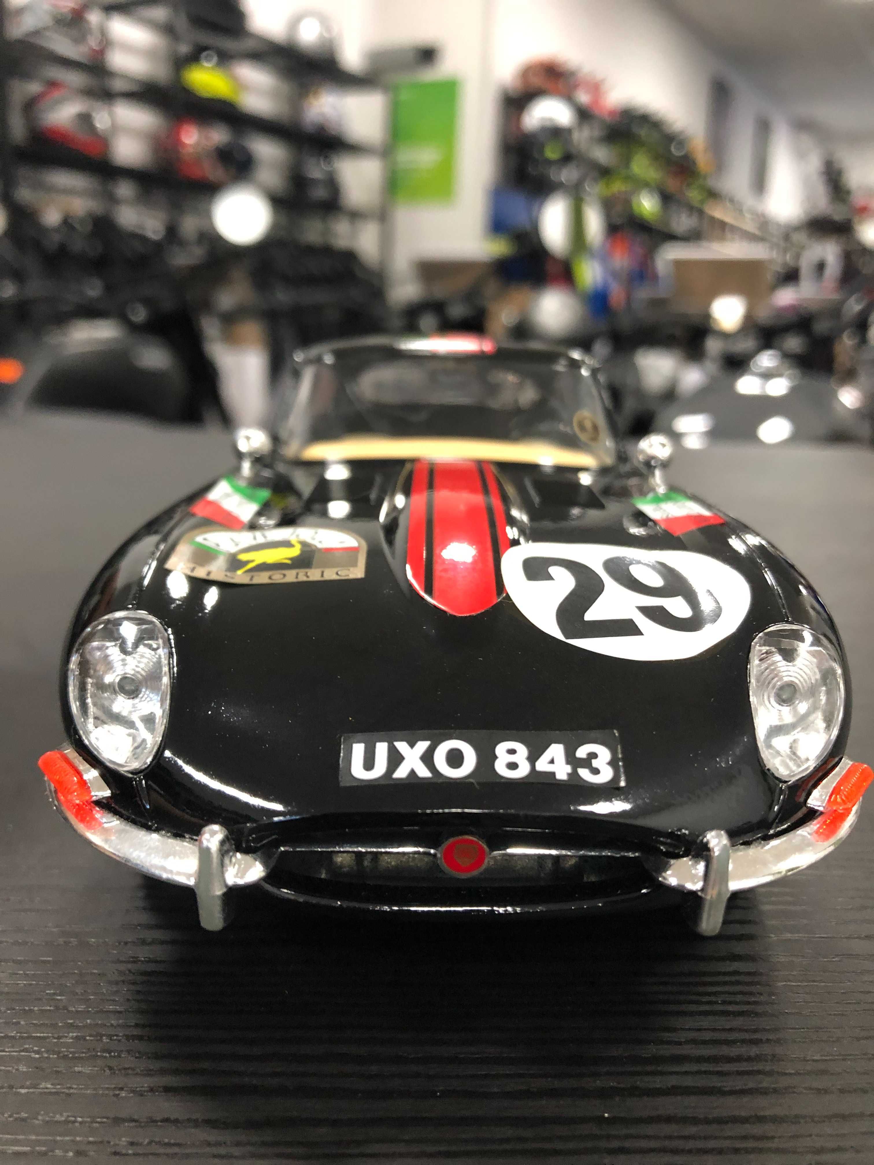 BBURAGO метална колекционерска количка JAGUAR E-TYPE COUPE 1961г. 1:18