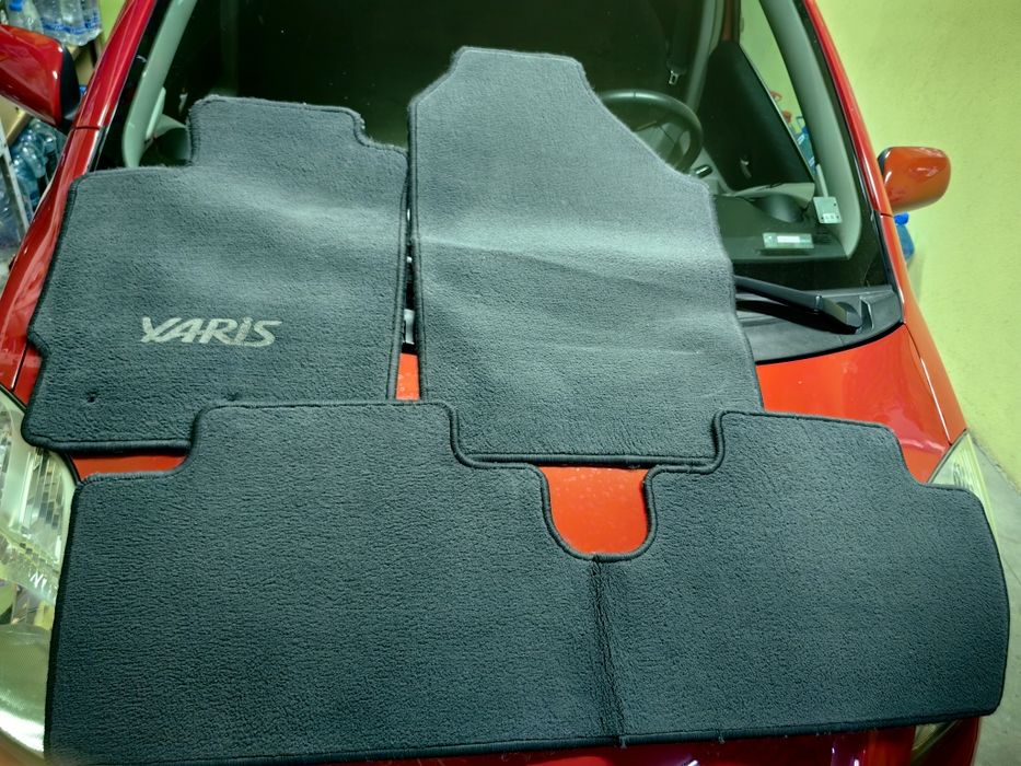 Мокетни оригинални стелки за Тойота Ярис-2009