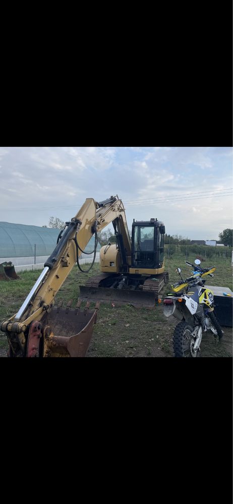 Excavator caterpillar