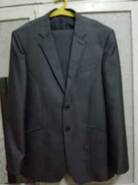 Продам мужской костюм серого цвета в отличном состоянии в комплекте с