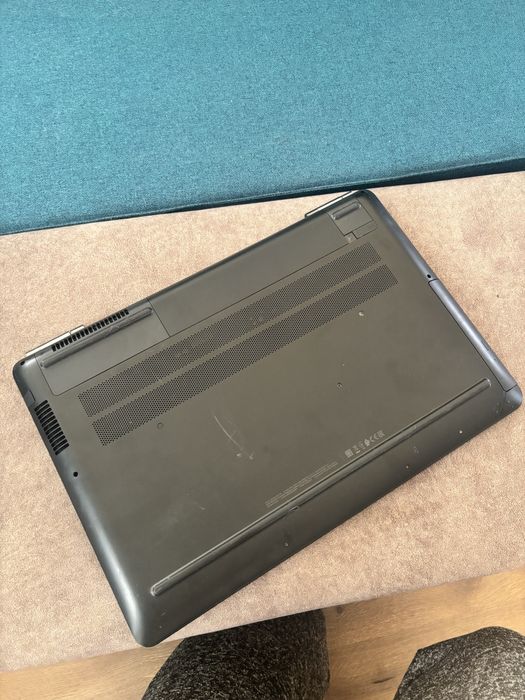 Hp Gaming• 17,3 inch• procesor i5-8300h• 16gb ram• Nvidia GTX 1050