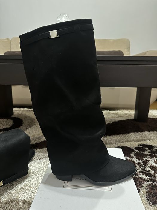 Дамски ботуши.