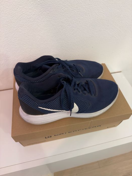 Nike Revolution 3 marimea 41