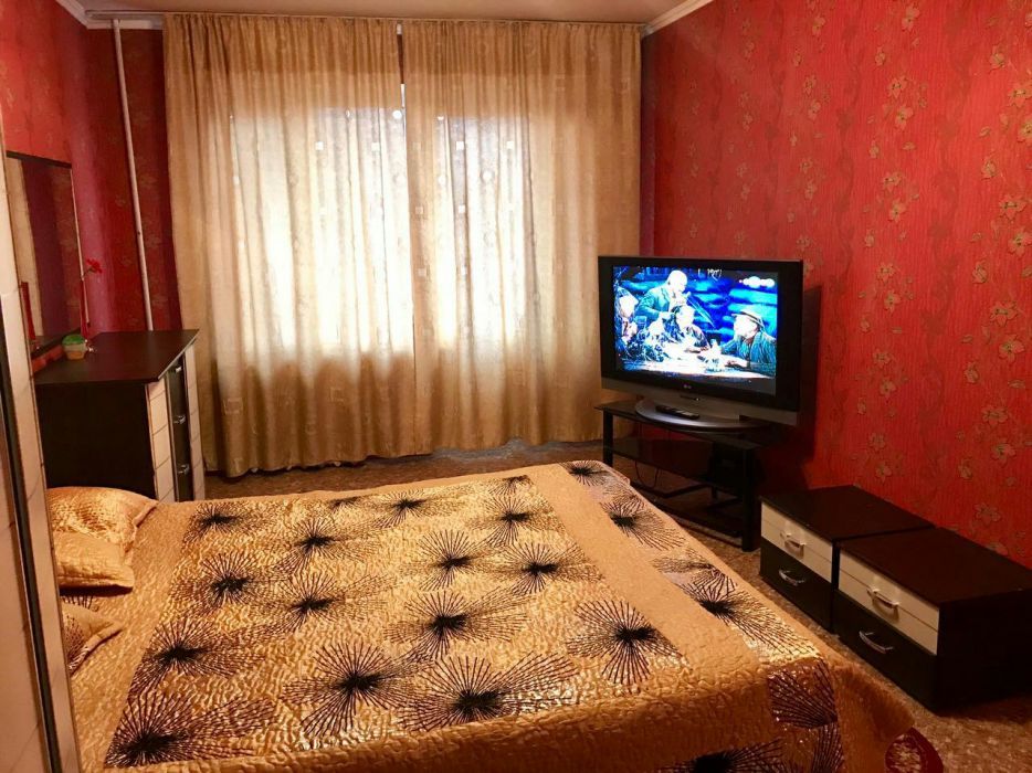 Посуточно. 1 ком. 2 мкр. Wi-fi Кондёр.