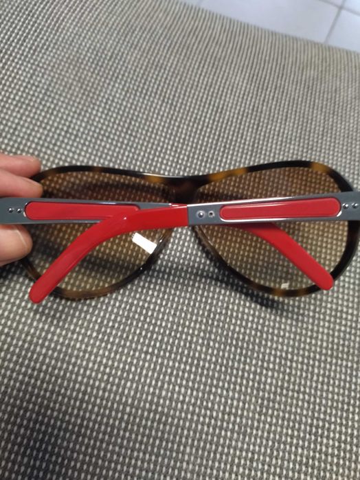 Swarovski/ Valentino/ Rey ban очила