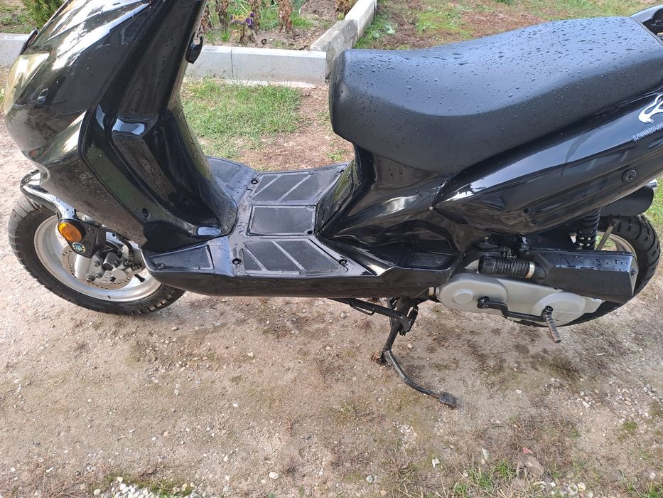Vând scuter 49 cc 4t