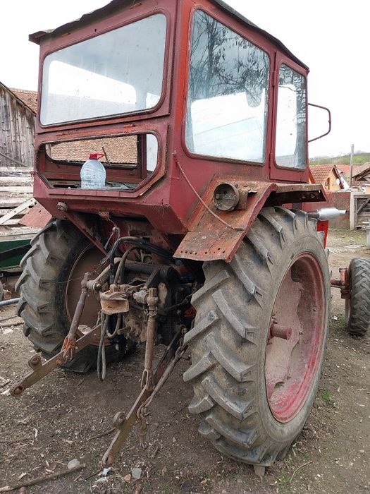 Vand tractor u 650 an stare de functionare