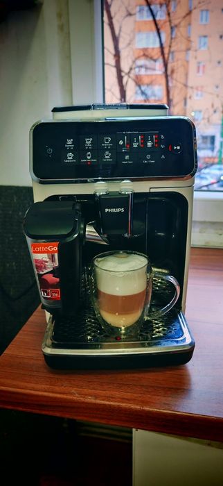 Espressor automat Philips EP3243/50 LatteGo 5 bauturi rasnită ceramica
