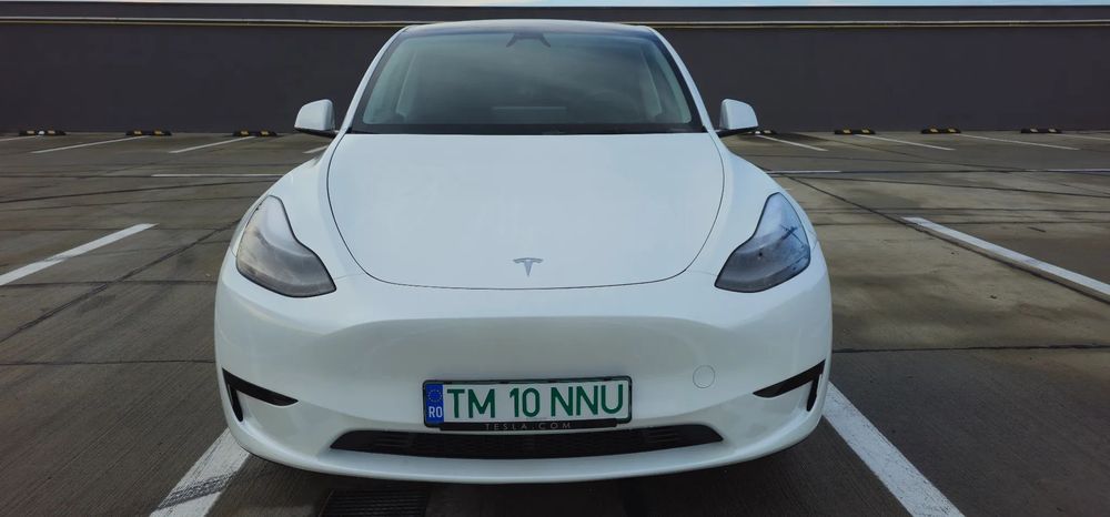 Tesla Model Y Tesla model Y 2024