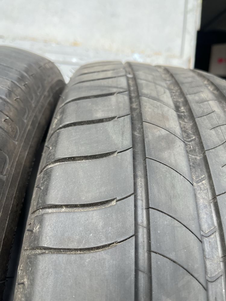 2 бр. летни гуми 215/60/16 Michelin 4,5 mm DOT 3417