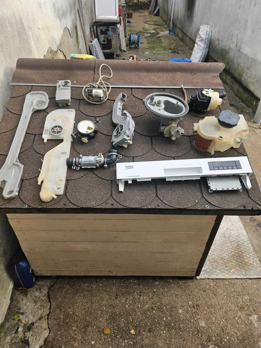 Masina spalat vase Beko DFN28321W (piese)