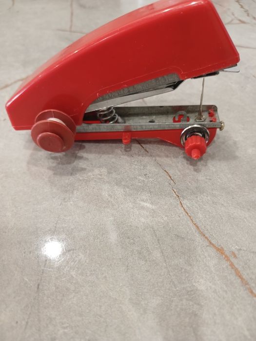 Продам швейную машину