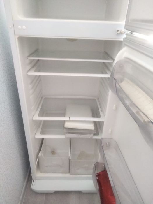 Холодильник белый