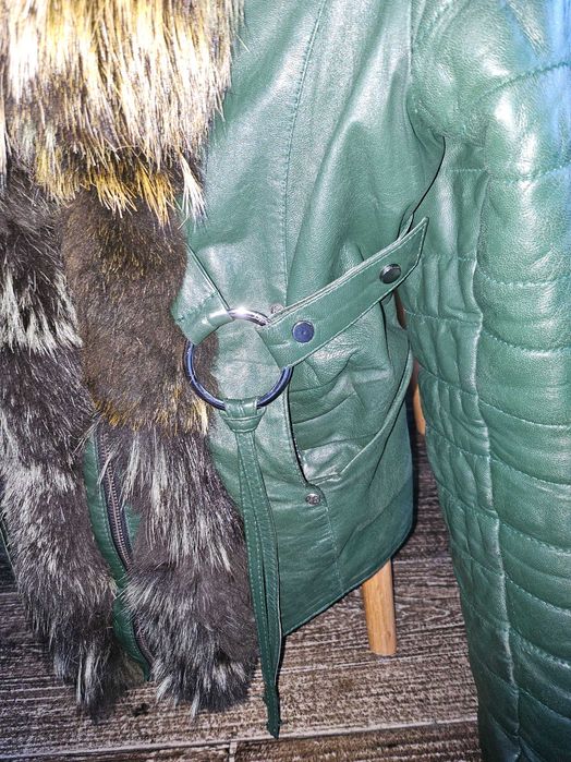 Зелено яке, естествена кожа, орнаменти от лисица