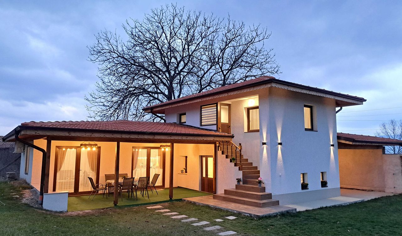Продава се Къща в с. Елхово, Област Стара Загора - 704 кв.м за 188 €/кв.м - Снимка #18