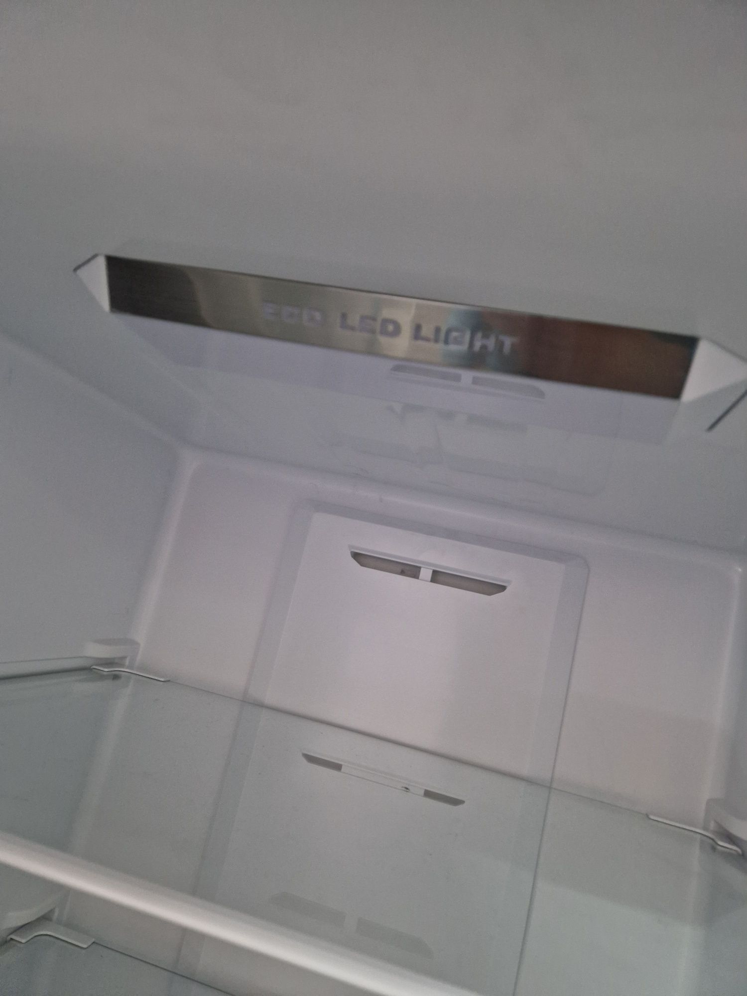 Хладилник с фризер Inventum A++ No Frost 186/60/60