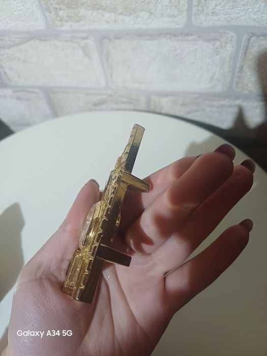 Метален часовник влак