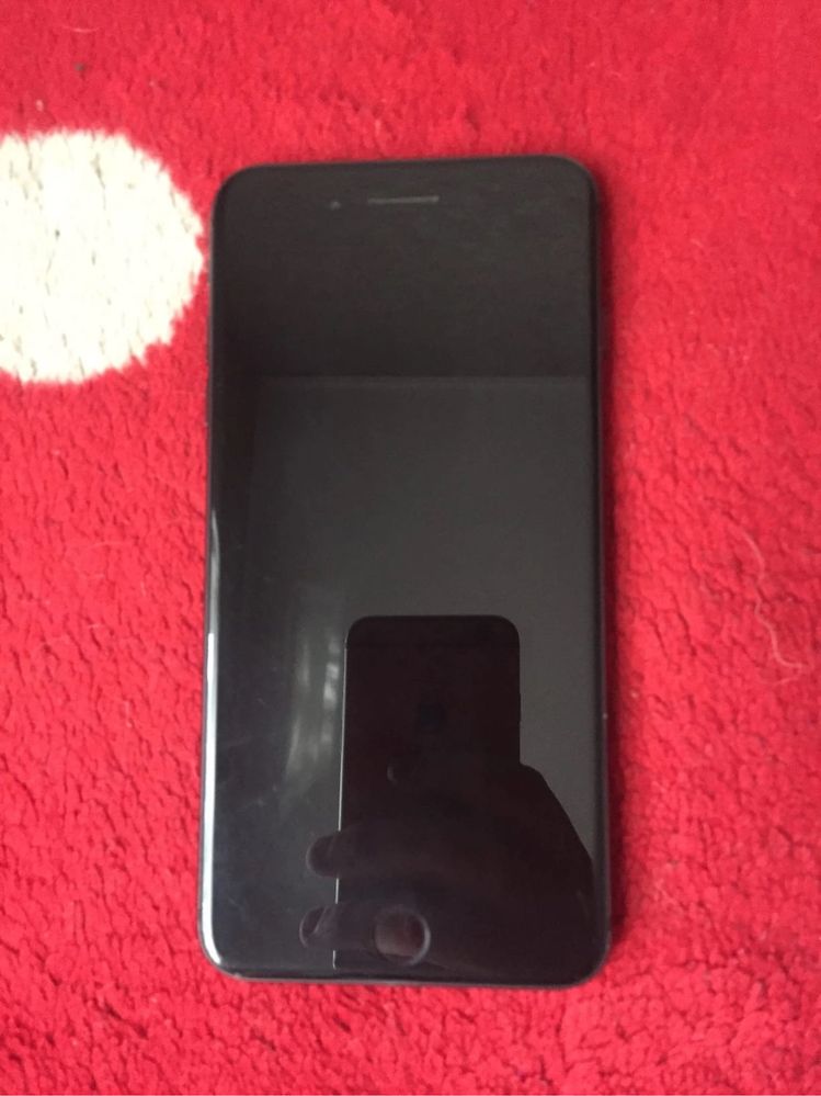 Продам iphone 7+