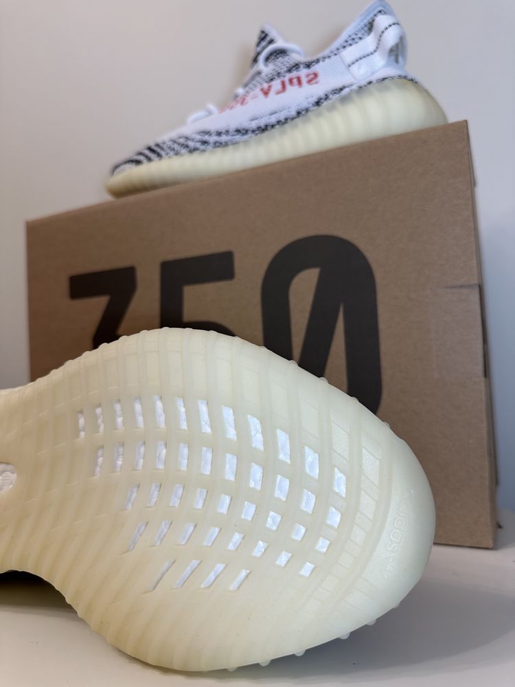 Reducere ! Yeezy Boost 350 - Zebra (Alb+Negru)