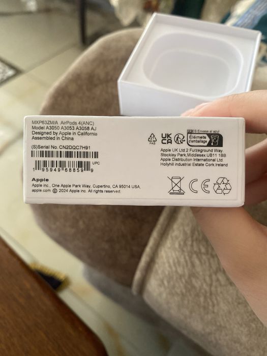 Vand airpods 200 lei  caștile sunt noi!!