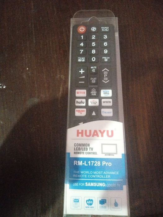 Vând telecomanda Huayu