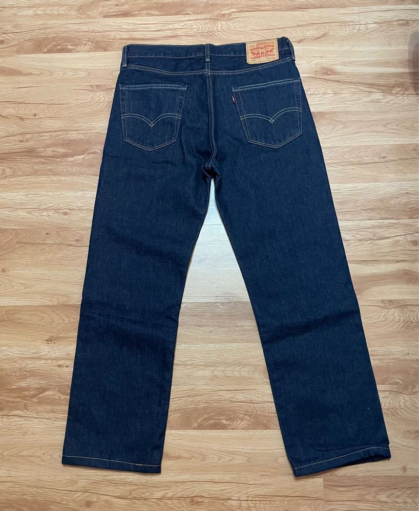 Blugi Levi’s 401