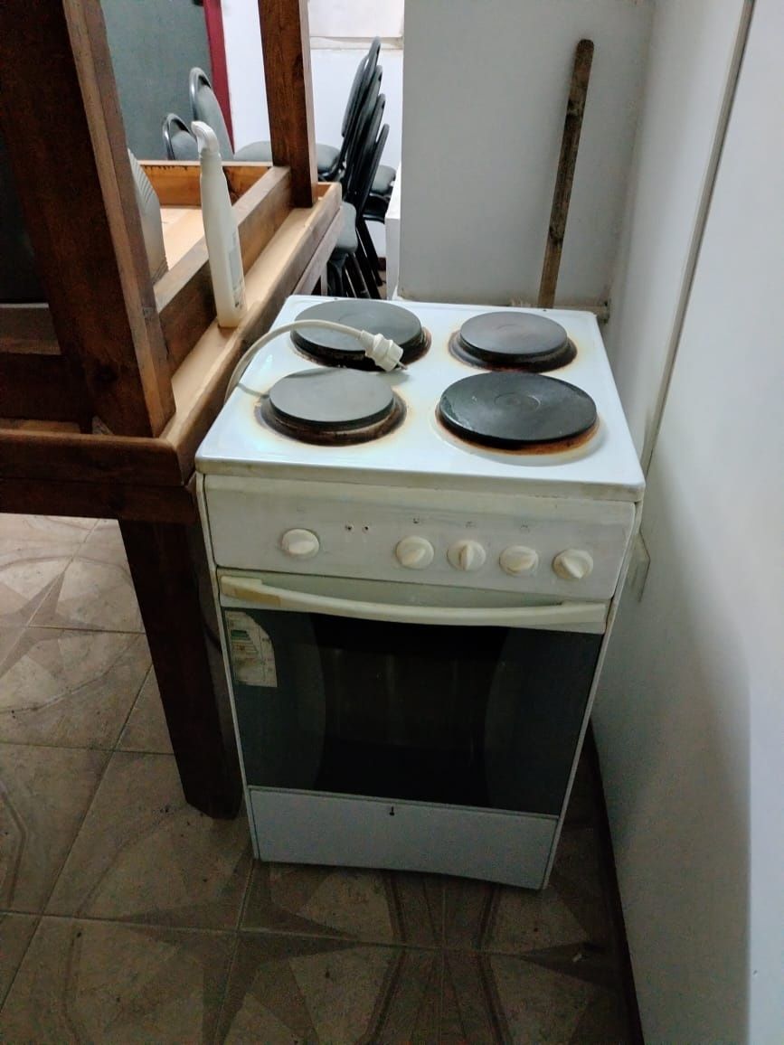 Продам столы стулья