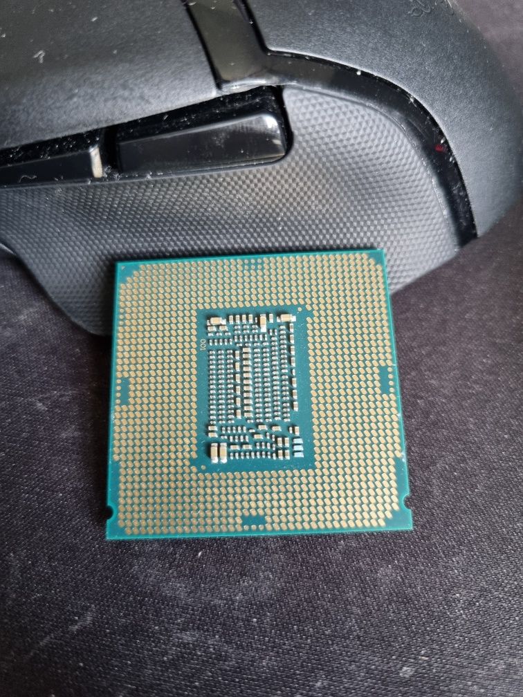Procesor Intel i5 8600k, in stare perfecta
