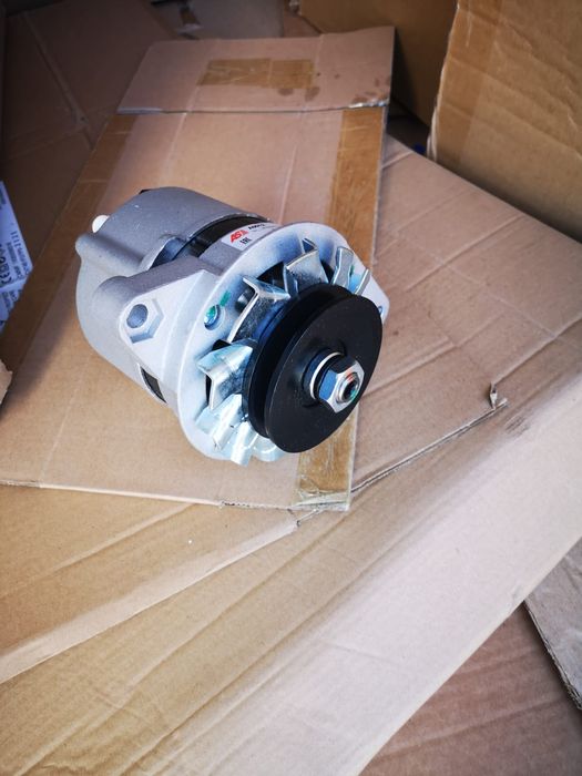 Alternator tractor foat toată gama 12 v 24 v se poate trimite prin cur
