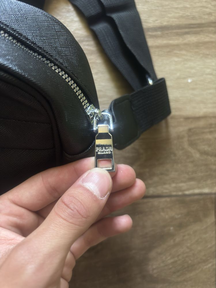 Мъжка чанта на Prada
