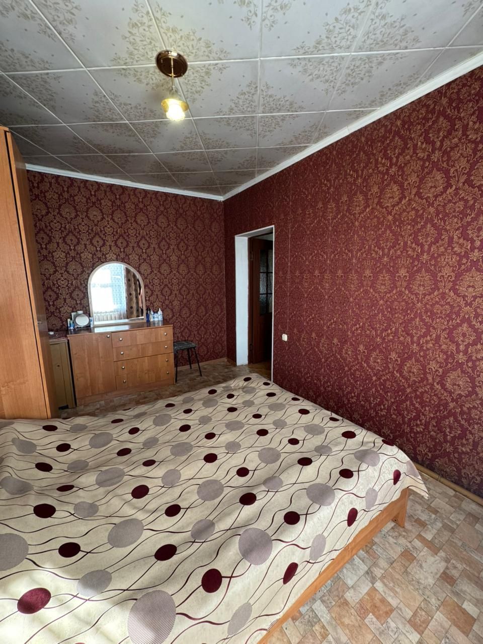 Жилой дом с хозпостройками