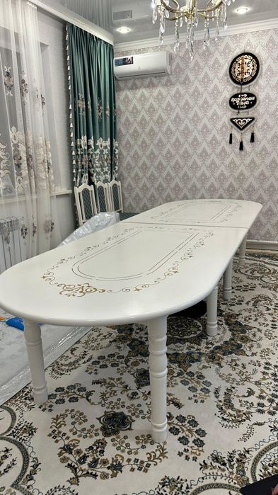 Мебель стол гостиной