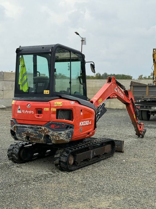 Miniexcavator KUBOTA KX030-4  mini excavator
