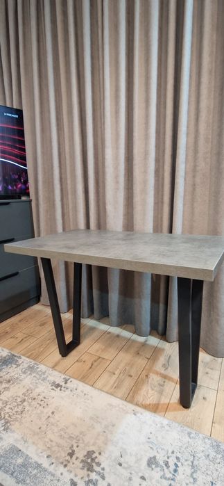 Продам новый стол