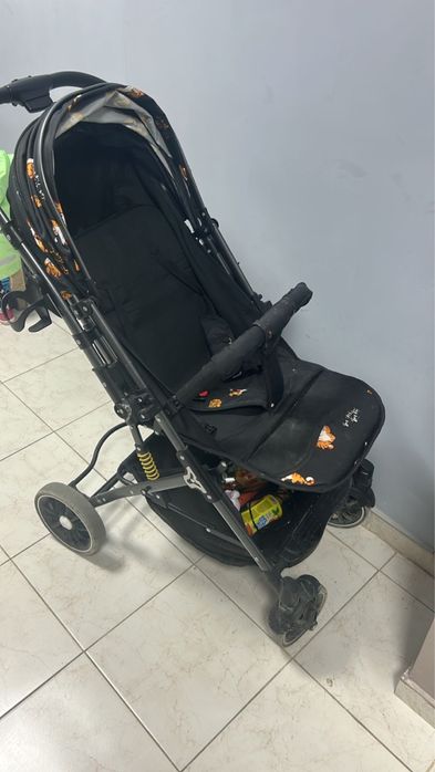 Продам коляску очень удобная легко собираеться меняеться положение итд