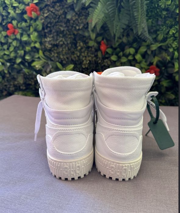adidasi off white court 3.0