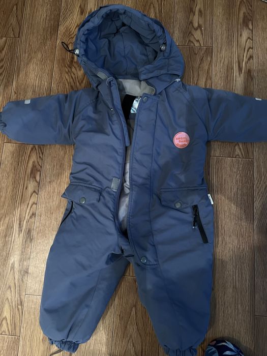 Продам детский зимний комбинезон lassye