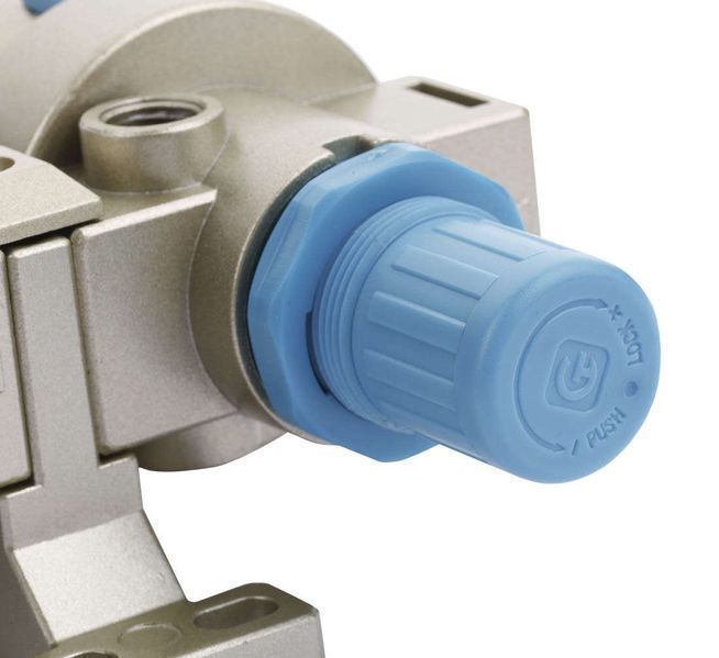 Сепаратор на вода и течности с регулатор на налягането 1/2 p-620