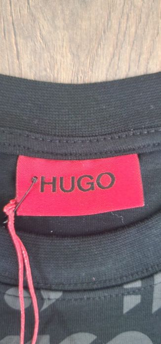 Vând tricou hugo